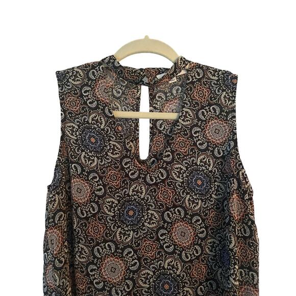 BB Dakota Sleeveless Blouse Womans Medium Geometric Print Lightweight Flowy - Picture 1 of 8